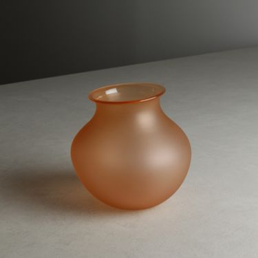 Medium Vase in Apricot