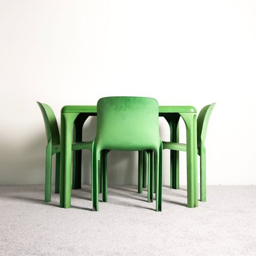 Stadio 80 Table and Selene Chairs in Green by Vico Magistretti for Artemide, 1970