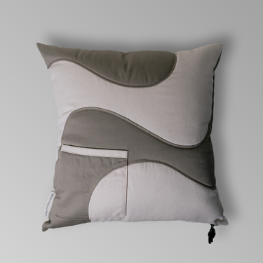 The Wavy Pillow in Cream