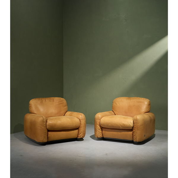Pair of Bulky 'Piumotto' Armchairs in Original Cognac Leather by Arrigo Arrighi for Busnelli, Italy 1970s