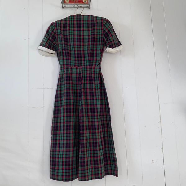 Vintage 1930s/40s light cotton plaid Peter Pan collar frock dress.