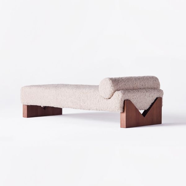V Daybed - Sheepskin
