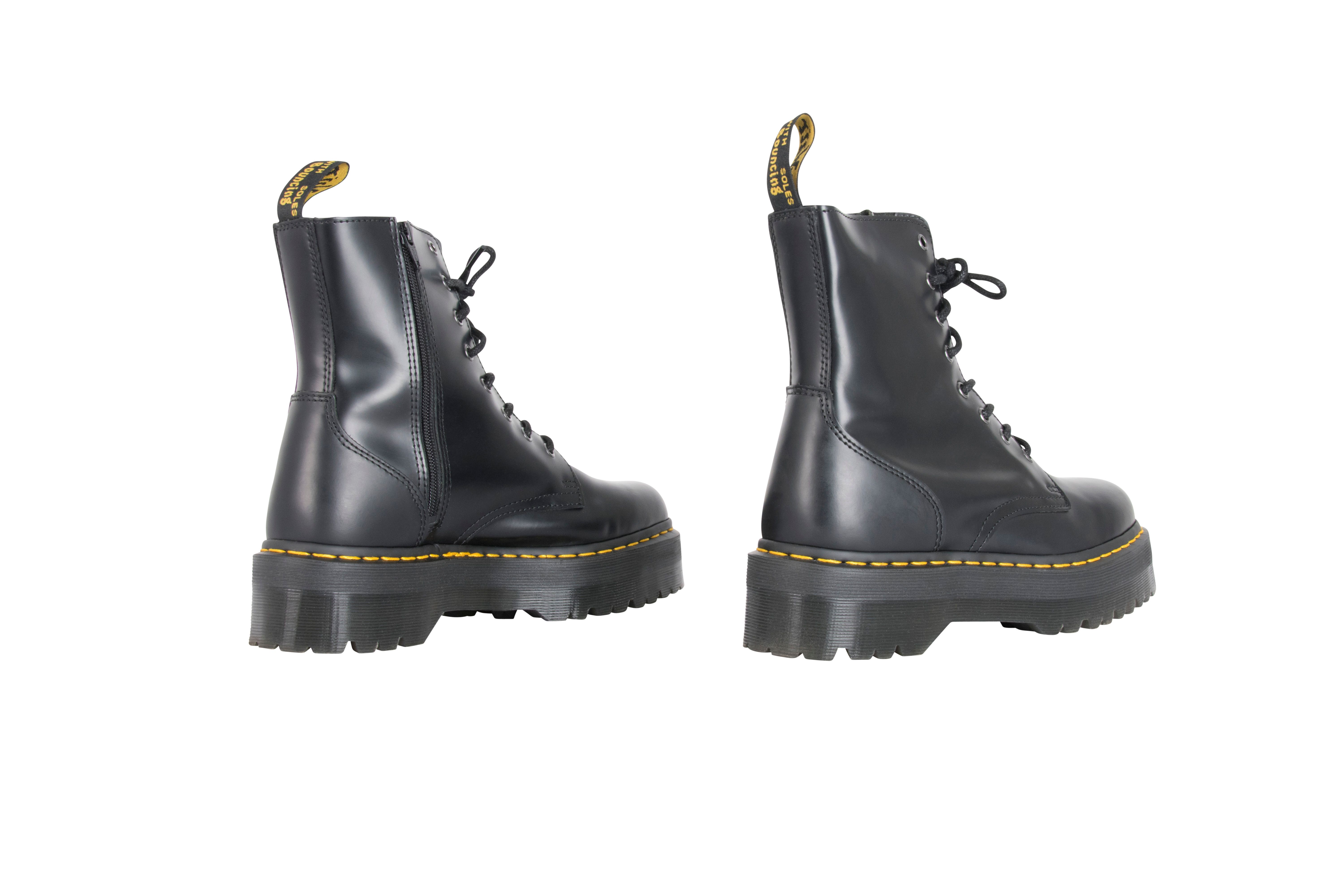 Dr martens outlet platform sconti