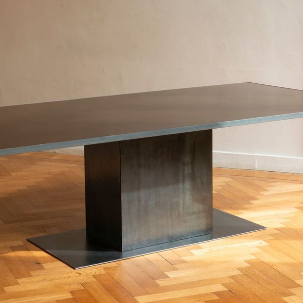 Midpoint Table By noir Métal, 2023