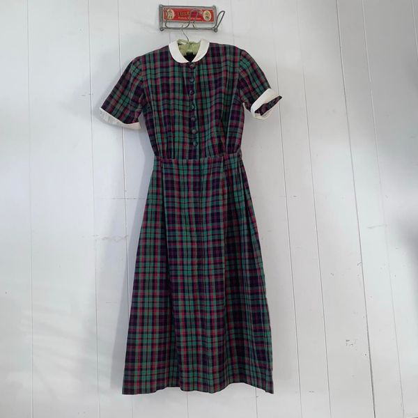 Vintage 1930s/40s light cotton plaid Peter Pan collar frock dress.