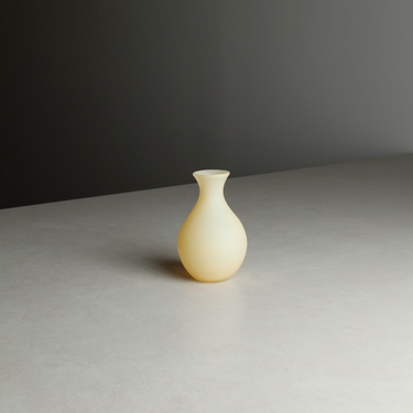 Small Vase in Sahara 2