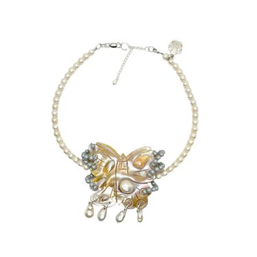 Flutterby Pearl Necklace