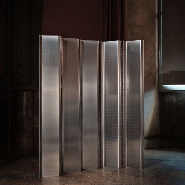 Plǐco Folding Divider