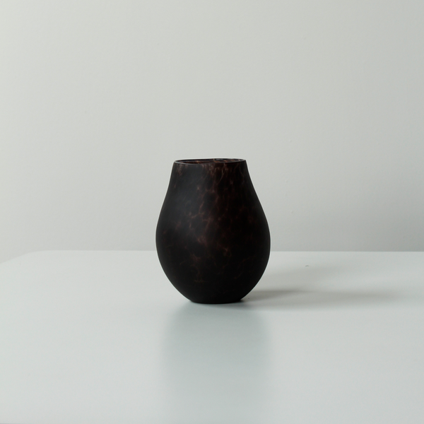 Medium Vase in Chocolate