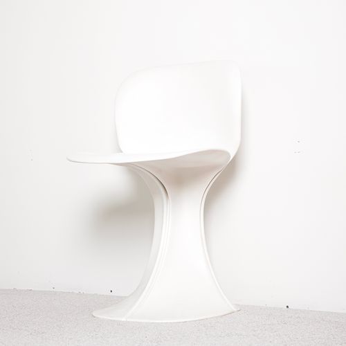 Pierre Paulin 8810 Flower Chair 
