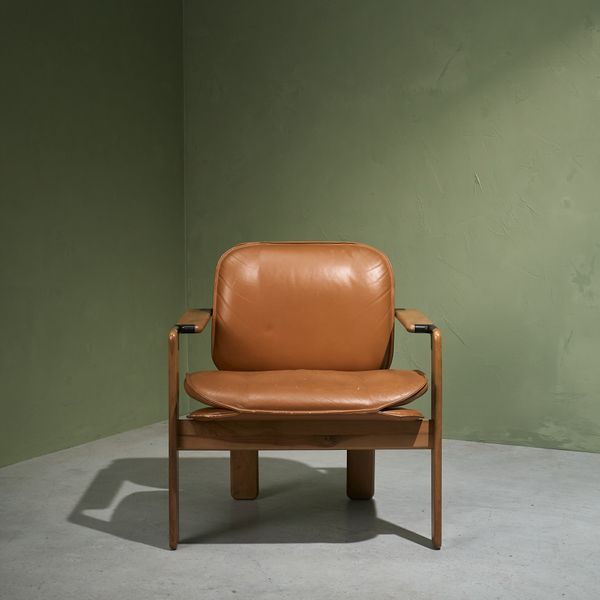 'Dueacca' Armchair in Solid Walnut and leather by Franco Poli, Bernini, Italy, 1985