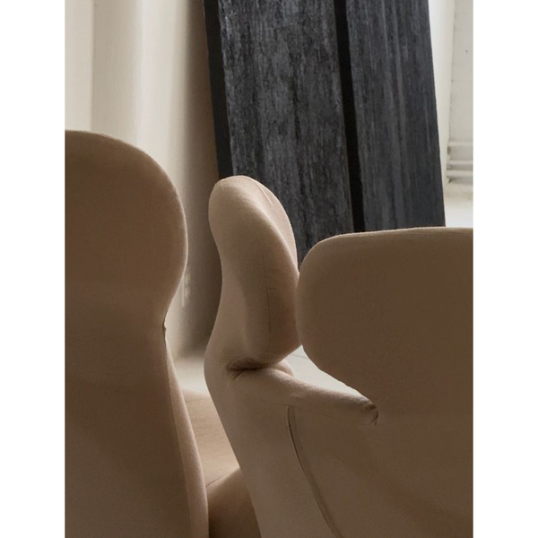 Cassina “Wink” by Toshiyuki Kita