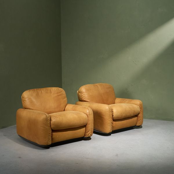 Pair of Bulky 'Piumotto' Armchairs in Original Cognac Leather by Arrigo Arrighi for Busnelli, Italy 1970s