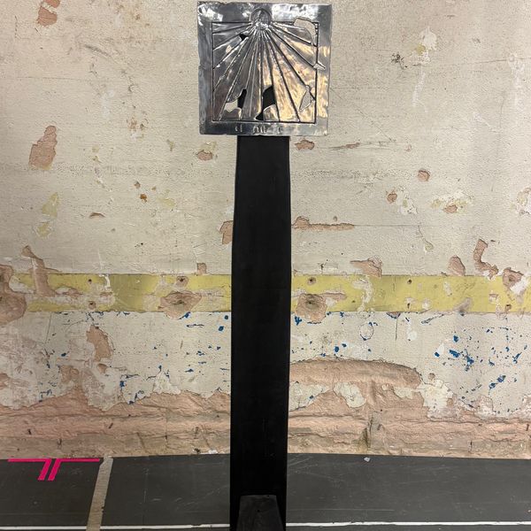 Sundial Estudio D Tiempo 04 Aluminum Poured with Black Totem Pedestal