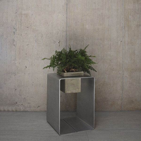 ST001-02 Planter/Side Table