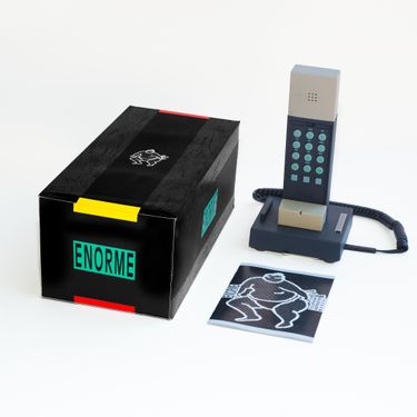 ENORME Telephone (Monochrome)