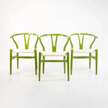 Green Wishbone Dining Chair by Hans Wegner for Carl Hansen, 2021