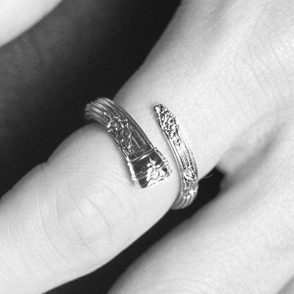 Column Nail Ring