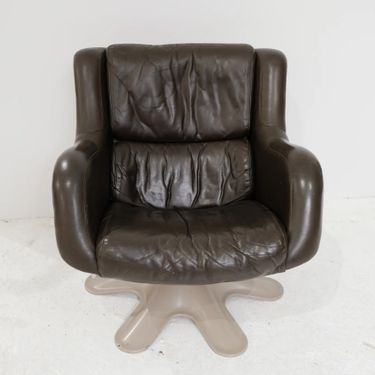 Brown Lounge Chair by Yrko Kukkapruo for Haimi