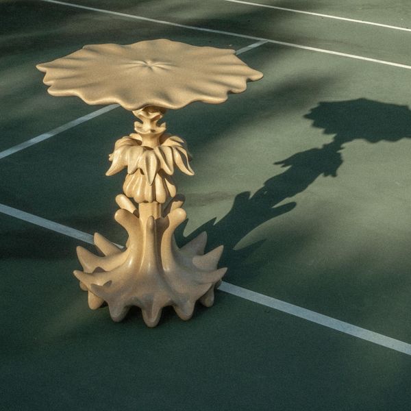 Lulia Table