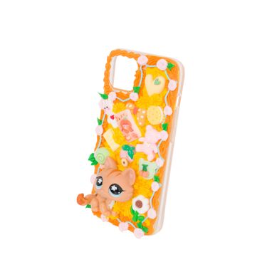 Petsitter Phone Case (iPhone 13)