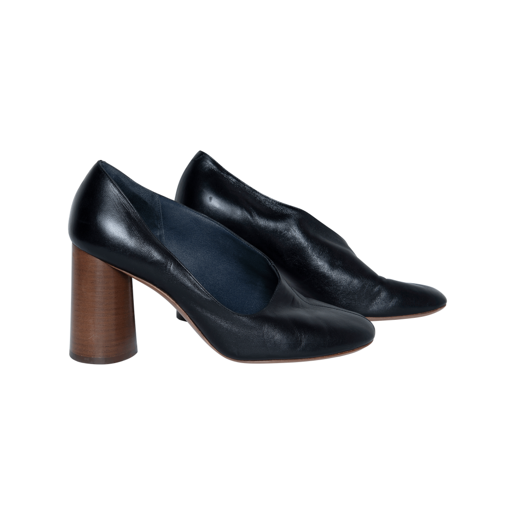 celine フラットシューズ フィービー期 phoebe philo Céline by Phoebe Philo Black Leather Pumps by Emily Oberg