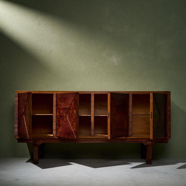 Sideboard in Walnut Burl and Grissinato Carvings, Italy 1940s