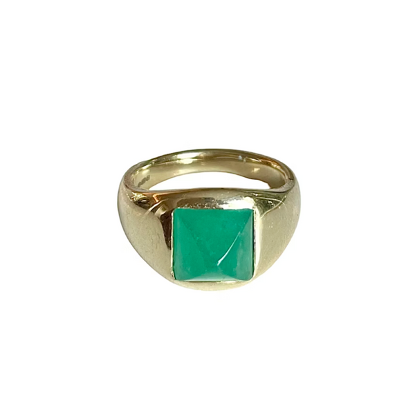 14k Yellow Gold Sugarloaf Cabochon Chrysoprase Ring
