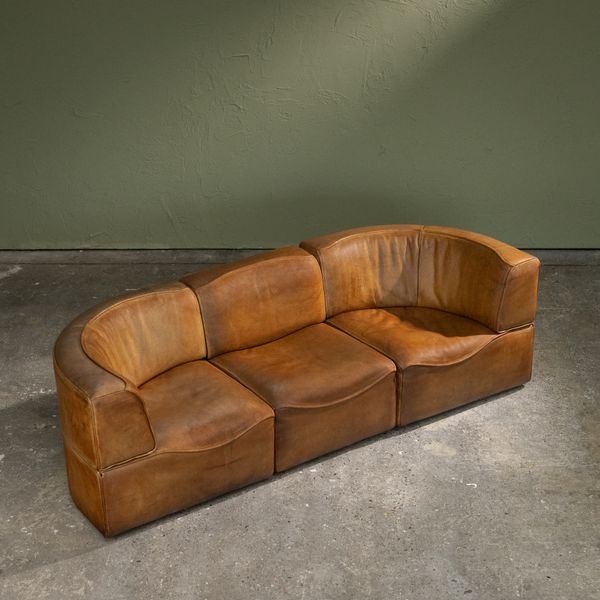 Patinated Original Cognac DS15 Sofa by De Sede, Swiss, 1970