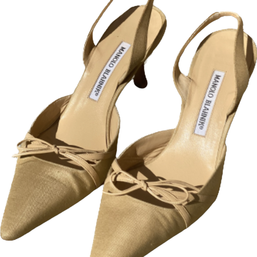 Manolo Blahnik Nude Slingbacks