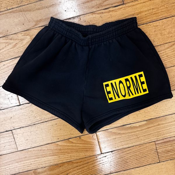ENORME Shorts