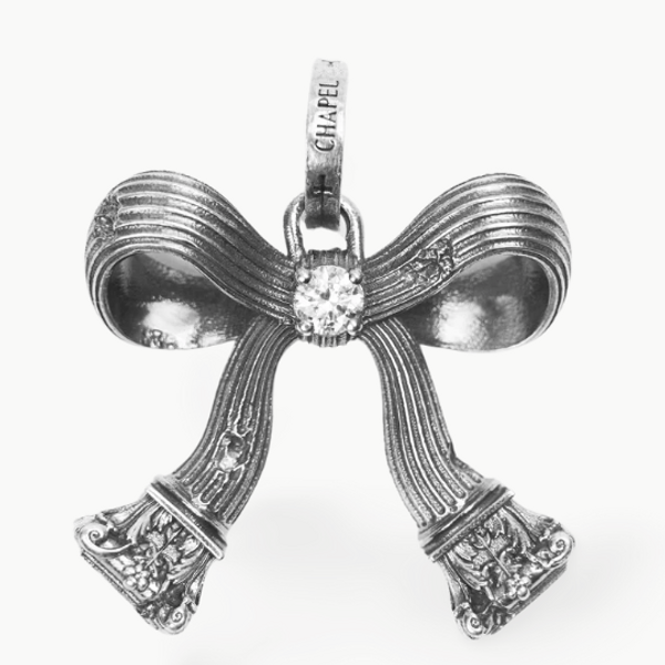 Corinthian Bow Pendant - Natural Diamond