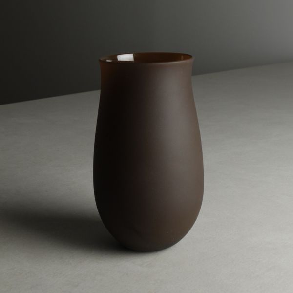 Medium Vase in Chocolate