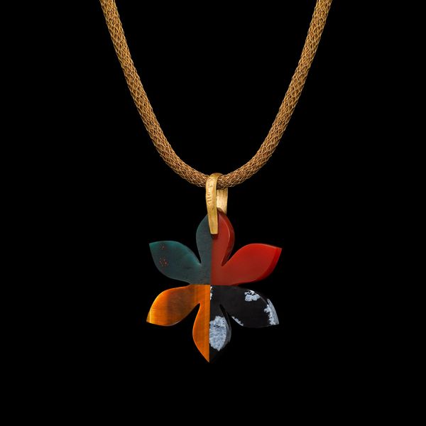 EZHIL PENDANT