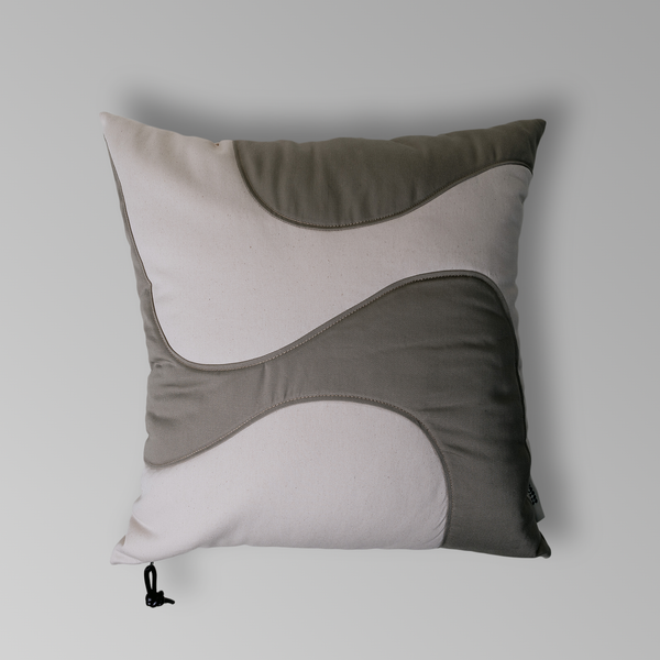 The Wavy Pillow in Cream