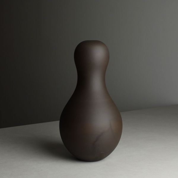 Bucky's Flowers x XLarge Vase in Chocolate