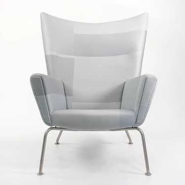 White Patterned Wing Lounge Chair by Hans Wegner for Carl Hansen, 2020