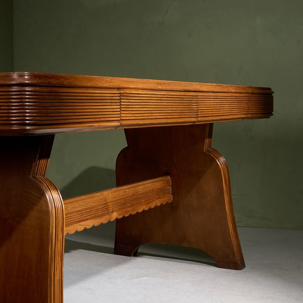 Unique Desk in Solid Chestnut with Grissinato Carvings, Italy 1940s