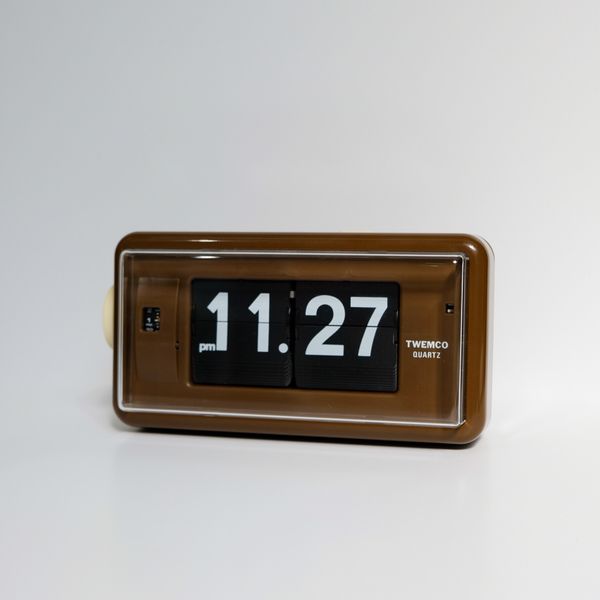 TWEMCO Brown Classic Table Flip Clock AL-30